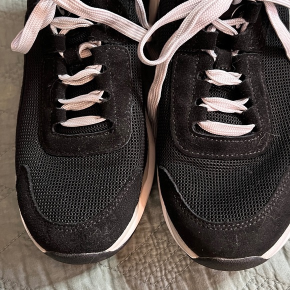 Earthing Grounding Shoes 8 - Picture 3 of 8